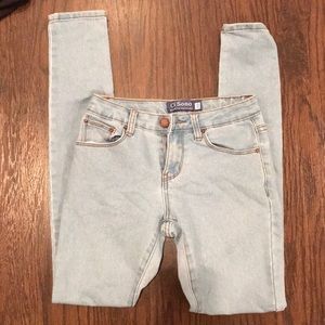 Light wash skinny jeans